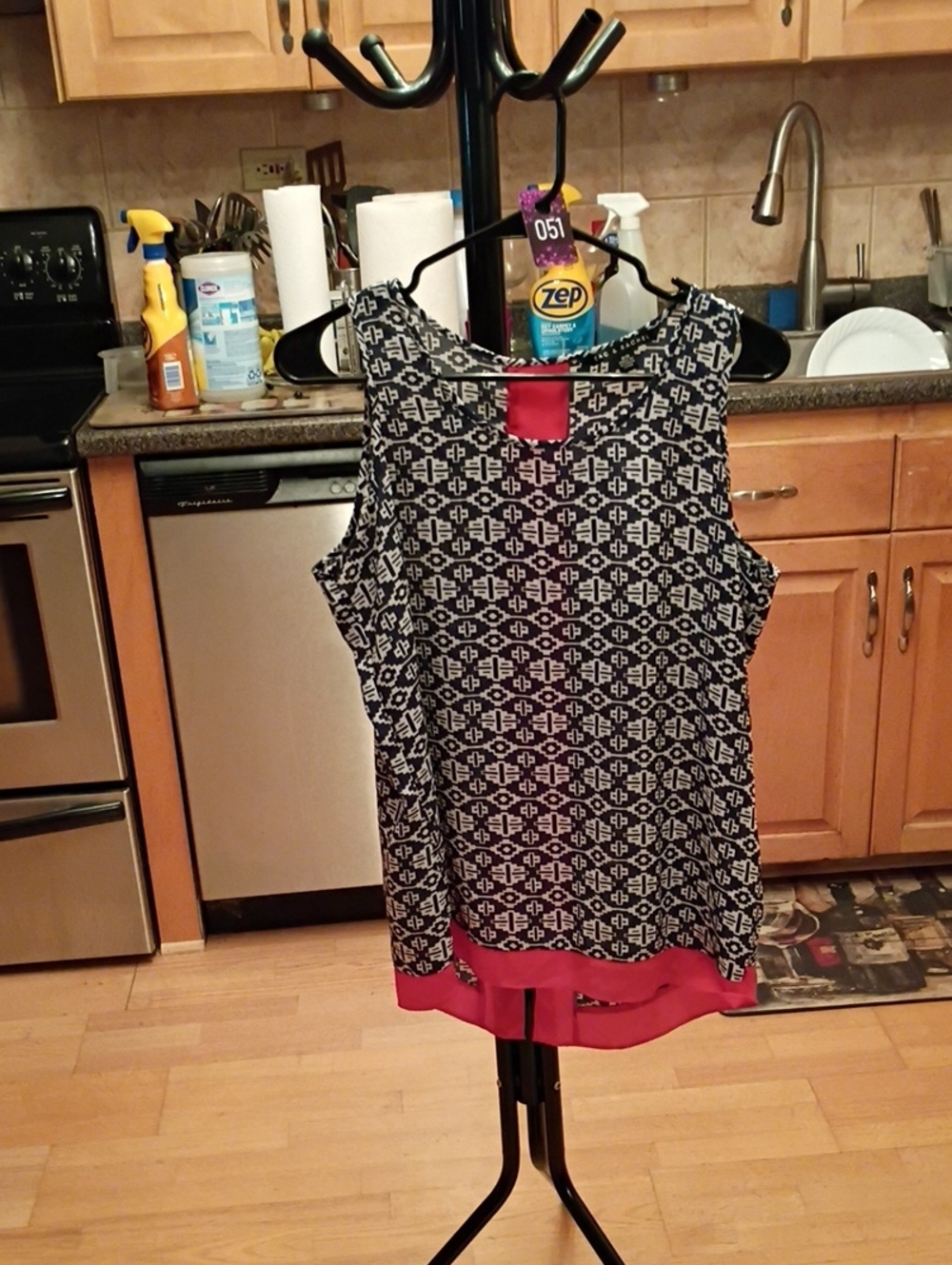 Zac & Rachel Blue and White Geometric Sleeveless Camisole with Red Accents